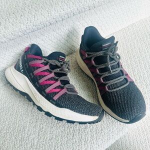 Merrell Women's Gray & Pink Trail Running Hiking Shoes 8